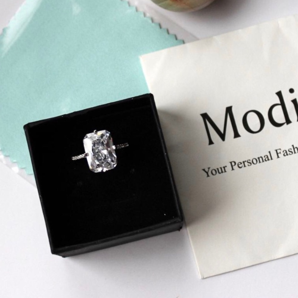 (Size 6) 925  silver engagement ring